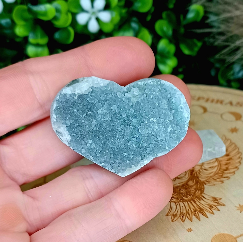 ● Druzy Crystal Heart Speciman